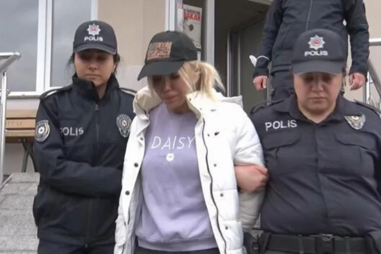 Ciciş kardeşlerden Esra Ersoy 'çocuğa cinsel istismar' suçundan tutuklandı