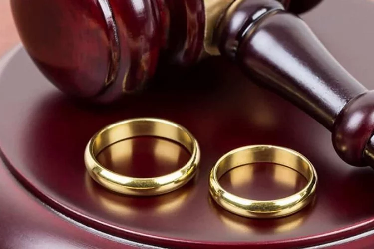 'Çimdikleme' boşanma nedeni sayıldı