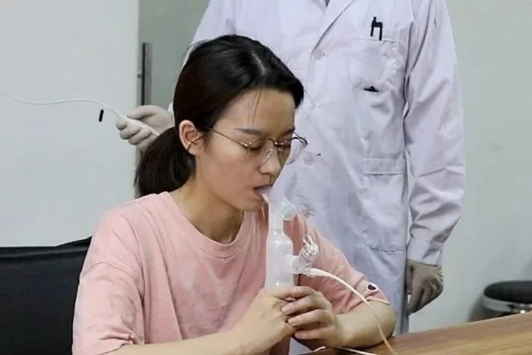 Çin'de solunabilir Covid-19 aşısı uygulanmaya başladı