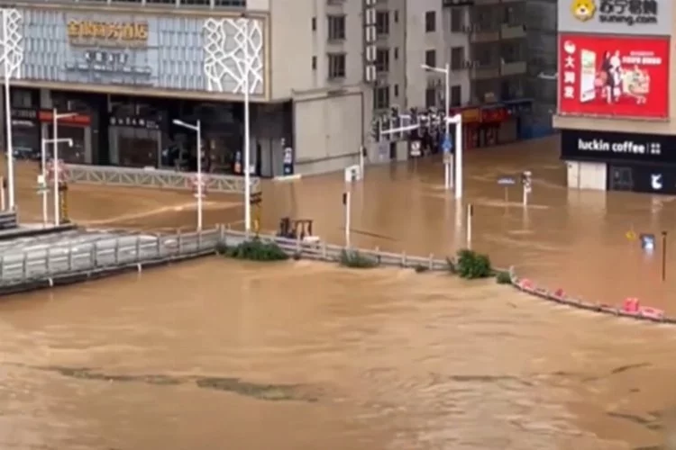 Çin’deki sel ve toprak kaymasında 4 kişi öldü, 10 kişi kayıp