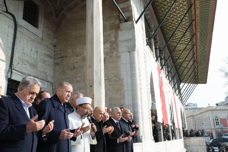 Cumhurbaşkanı Erdoğan Yeni Cami'yi açtı