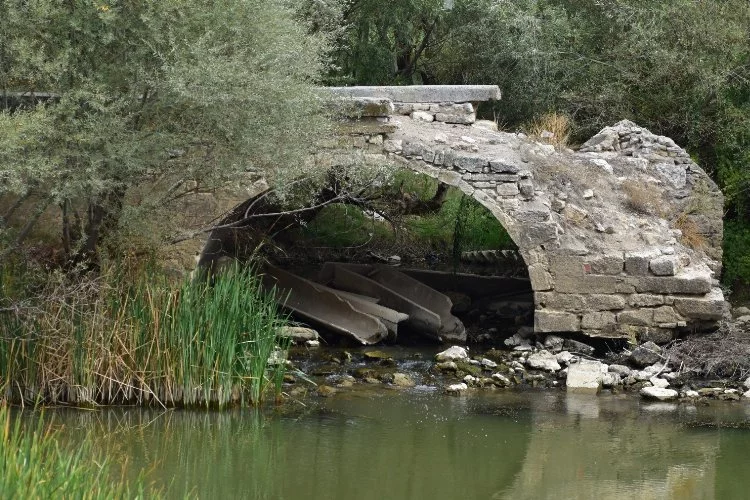 Definecilerin hedefi oldu: Kanuni'yi Rodos seferine götüren tarihi köprü yok oluyor