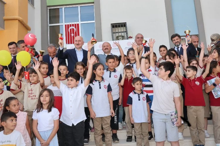 Deprem bölgesi Adıyaman’da 144 bin öğrenci ders başı yaptı