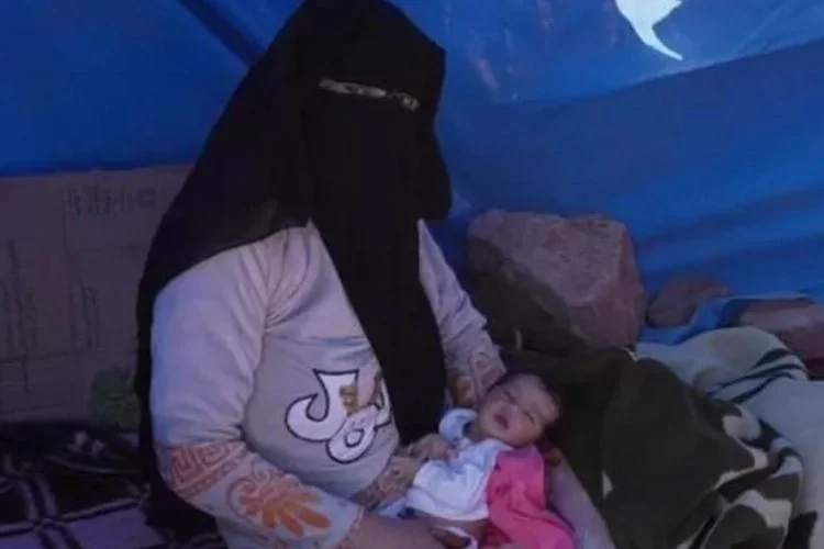 Depremden dakikalar önce doğan bebek hayatına çadırda başladı