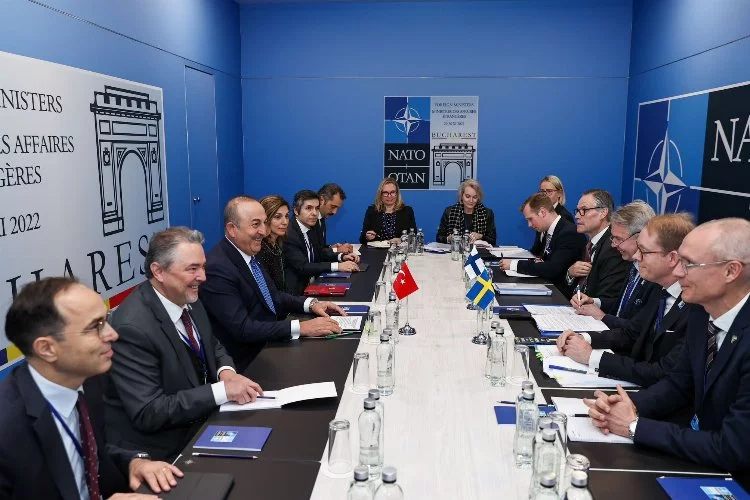 Dışişleri Bakanı Çavuşoğlu, İsveçli ve Finlandiyalı mevkidaşlarıyla görüştü