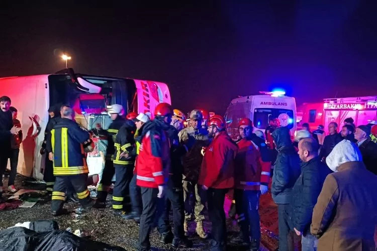 Diyarbakır’da devrilen yolcu otobüsünde acı '20 kilometre' detayı