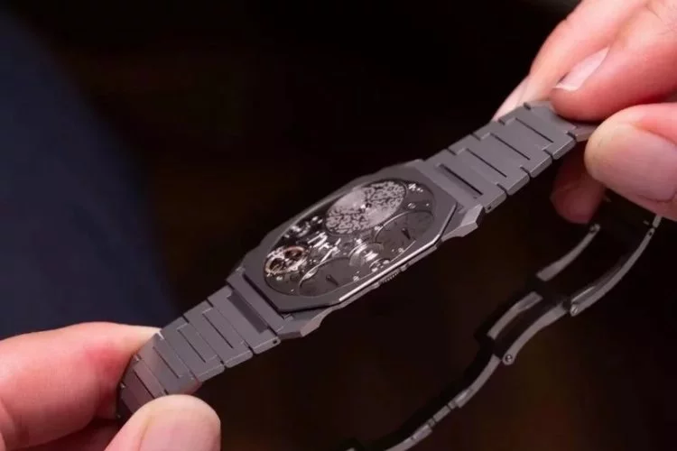 Dünyanın en ince kol saati üretildi