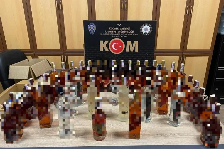 Durdurulan araçtan 42 şişe kaçak alkol çıktı