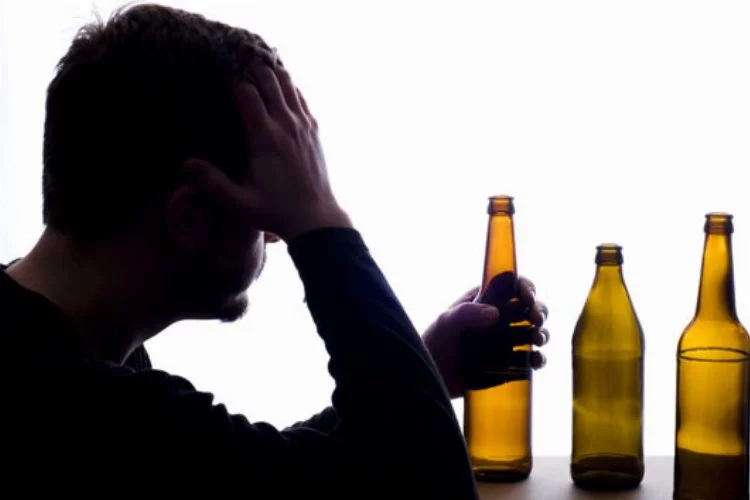 Düşük alkol tüketiminin sağlığa yararlı olduğu iddiası “istatistiksel illüzyon”