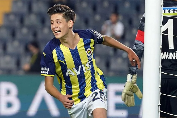 Fenerbahçe'den Arda Güler'e yeni sözleşme