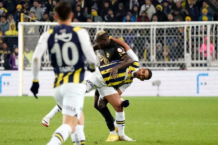 Fenerbahçe 100 golü geçti
