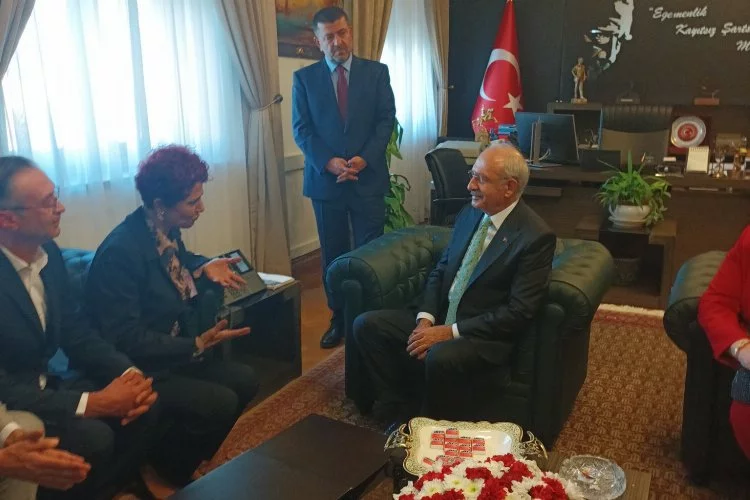 EYT Federasyonu Başkanı Gönül Boran Özüpak, Kemal Kılıçdaroğlu ile görüştü