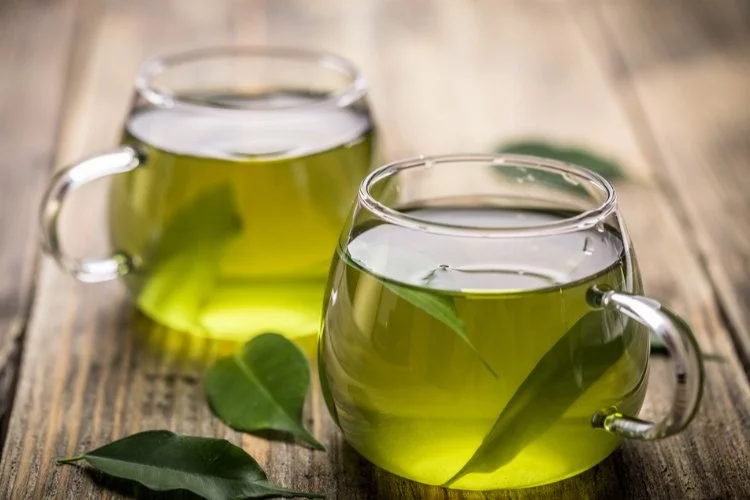 Fincanla gelen sağlık: Yeşil çay