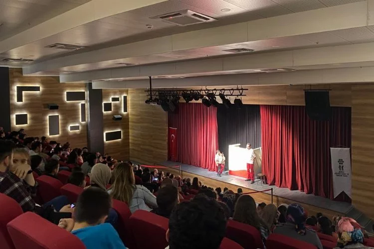 Gürsu Kültür Merkezi’nde çocukların ilk tiyatro buluşması