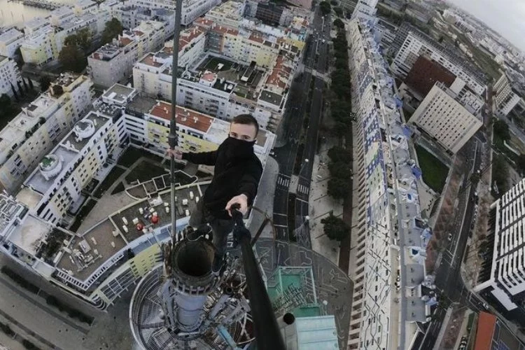 Fransız fenomen 68. kattan düşerek hayatını kaybetti