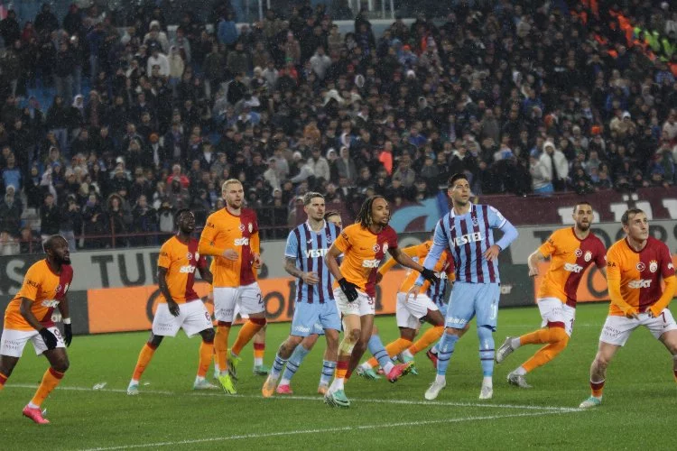 Galatasaray 5 attı, Fenerbahçe'yi yakaladı