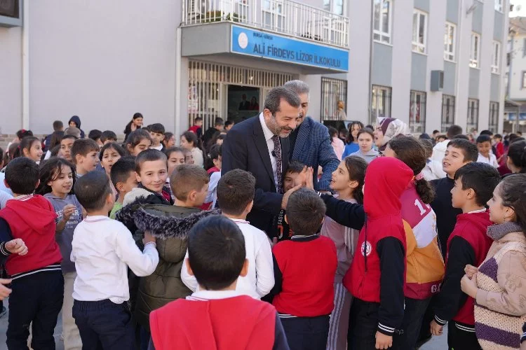 Gürsu'daki okullara Başkan Işık'tan spor desteği