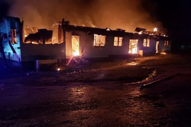 Guyana'daki öğrenci yurdunda yangın: 20 ölü
