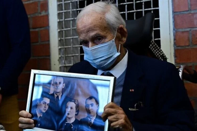 Holokost sırasında işlenen suçlardan hüküm giyen en yaşlı Nazi 102 yaşında öldü