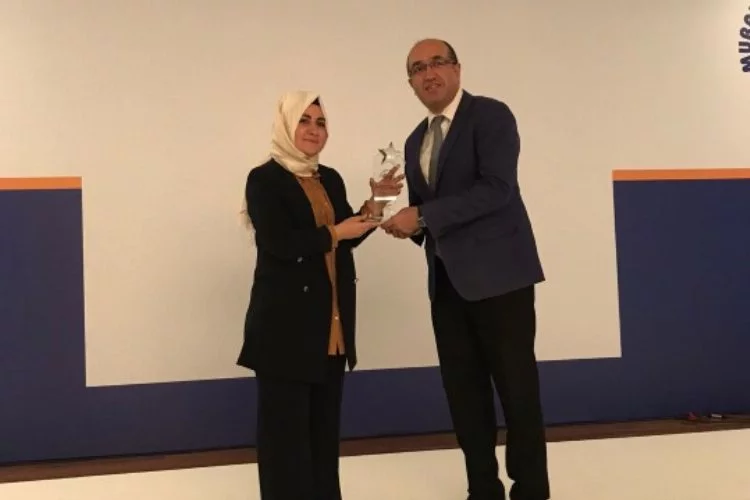 İnegöl Belediyesi 'en iyi uygulama' ödülünü Antalya’da aldı