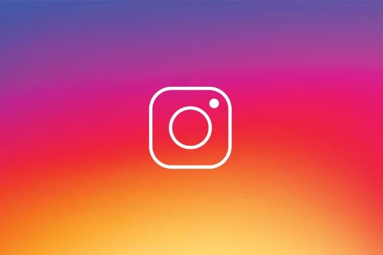 Instagram logosunu değiştirdi