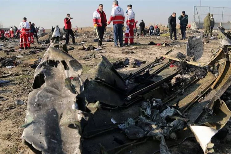 İran'da Ukrayna'ya ait yolcu uçağının düşmesine neden olan 10 sanığa hapis cezası