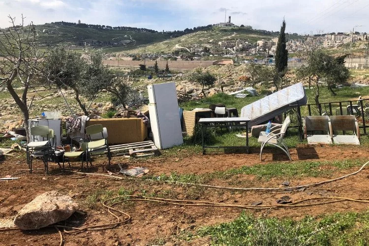 İsrail güçleri, Filistinlilerin evlerini yıkmayı sürdürüyor