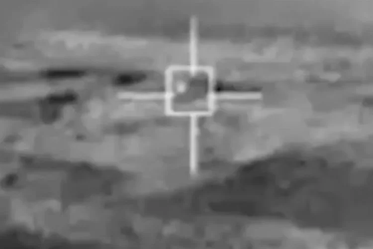  İsrail, İran’ın fırlattığı dronların ve füzelerin imha edildiği anları paylaştı