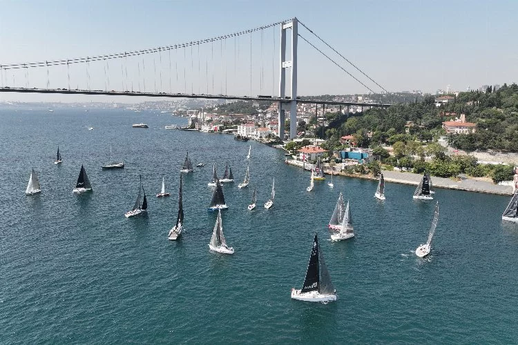 İstanbul Boğazı’nda  yelkenli yarışı