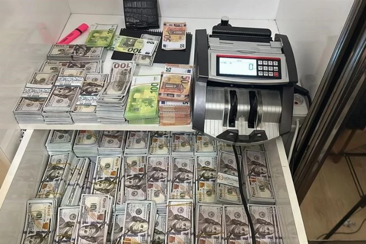 İstanbul'da sahte dolar ve euro operasyonu
