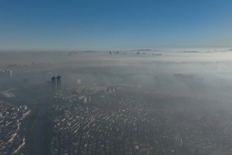 İstanbul’da sis etkili oldu: Kartpostallık manzara havadan görüntülendi