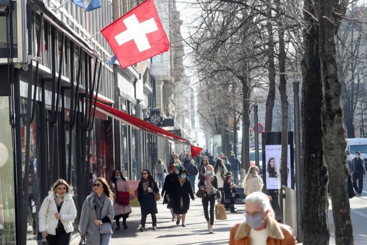 İsviçre'de kış öncesi odun ve mum stoğu çağrısı