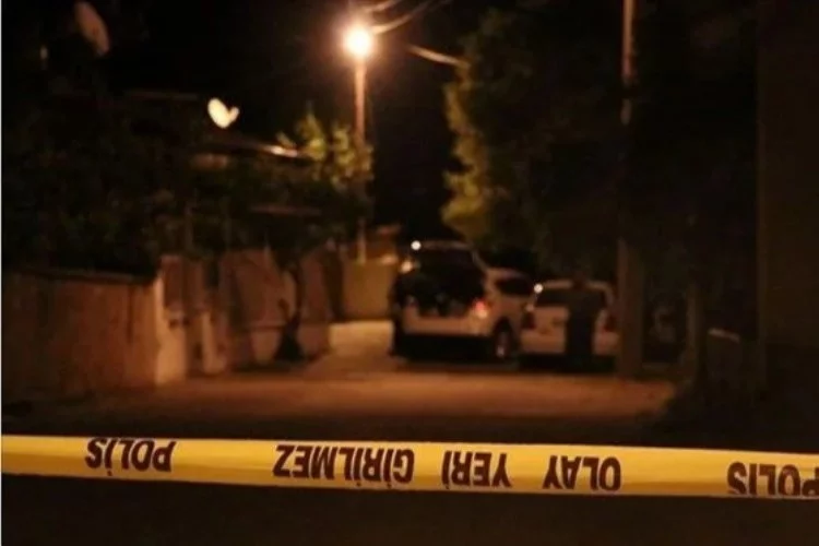 İzmir'de kadın cinayeti: Çocuklarının gözü önünde öldürüldü