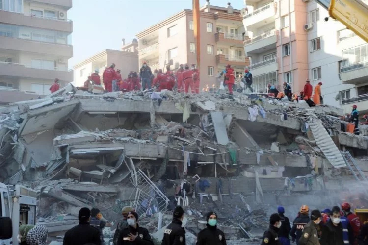 İzmir Depremi'nde 15 kişiye mezar olan Doğanlar Apartmanı davasında tahliye