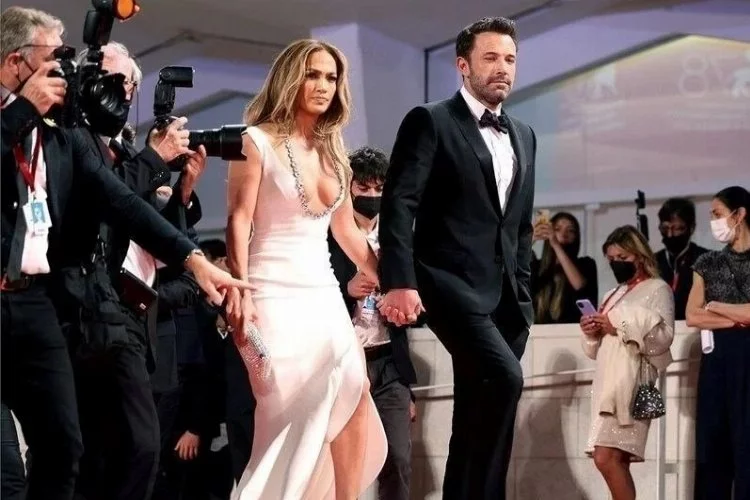 Jennifer Lopez ile Ben Affleck evlendi