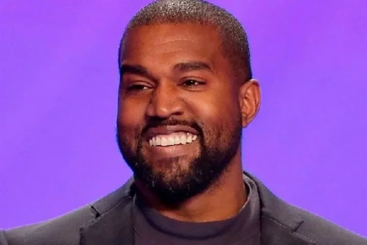 Kanye West Twitter'daki ilk paylaşımıyla tepki çekti