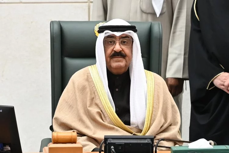 Kuveyt Emiri es-Sabah parlamentosunu feshetti!