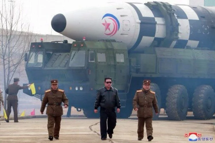 Kuzey Kore’den Güney Kore sınırına 130 top atışı