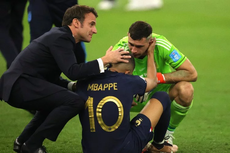 Macron, Dünya Kupası’nı kaybeden Fransız oyuncuları teselli etti