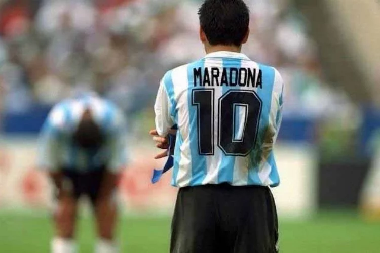 Maradona'nın kızına göre satışa çıkarılan forma farklı