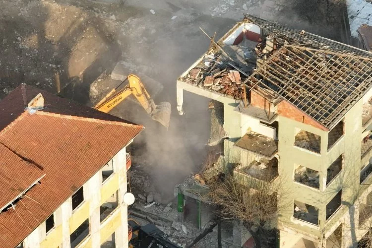 Marmara Depremi'nden kalan izler siliniyor