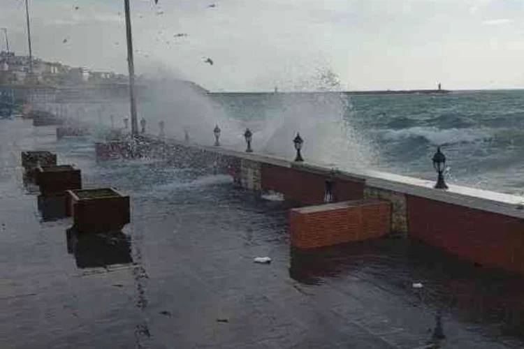 Marmara ve Ege'ye fırtına ve sağanak uyarısı
