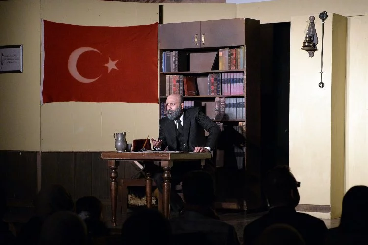 Mehmet Akif Ersoy’un hayatı Osmangazi’de sahnelendi 