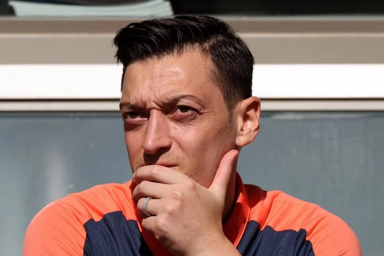 Mesut Özil 3 ay sahalardan uzak kalacak
