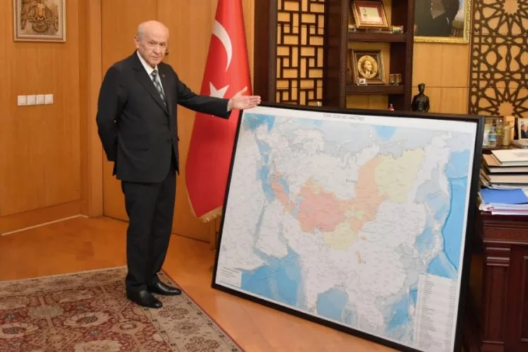 MHP lideri Bahçeli tasarlayıp çizdirdi: Türk Dünyası Haritası