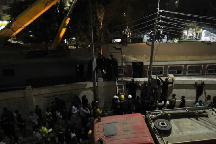 Mısır'da tren kazası: 4 ölü