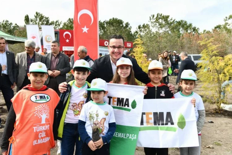 Bursa'da miniklerden 15 bin fidan