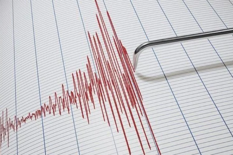Balıkesir'de korkutan deprem: Bursa da sallandı