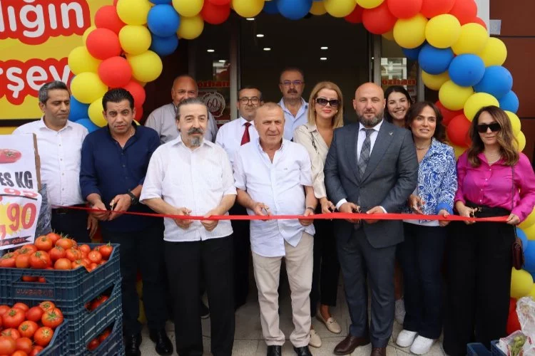 Özhan Market’in Uğur Mumcu şubesi açıldı