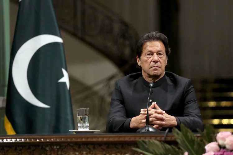Pakistan’ın eski Başbakanı Khan, erken seçim için başkente yürüyecek